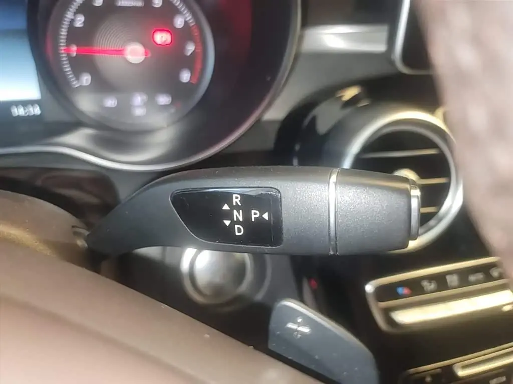 Mercedes-Benz GLC 2018 — Фото 14/20