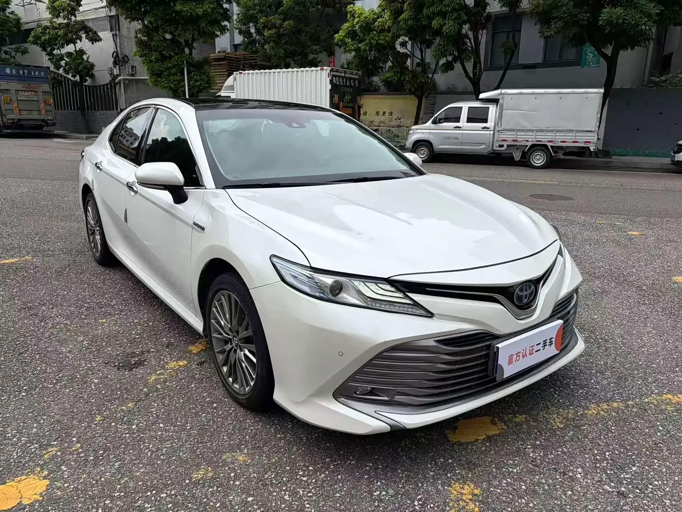 Toyota Camry 2018 — Фото 3/13