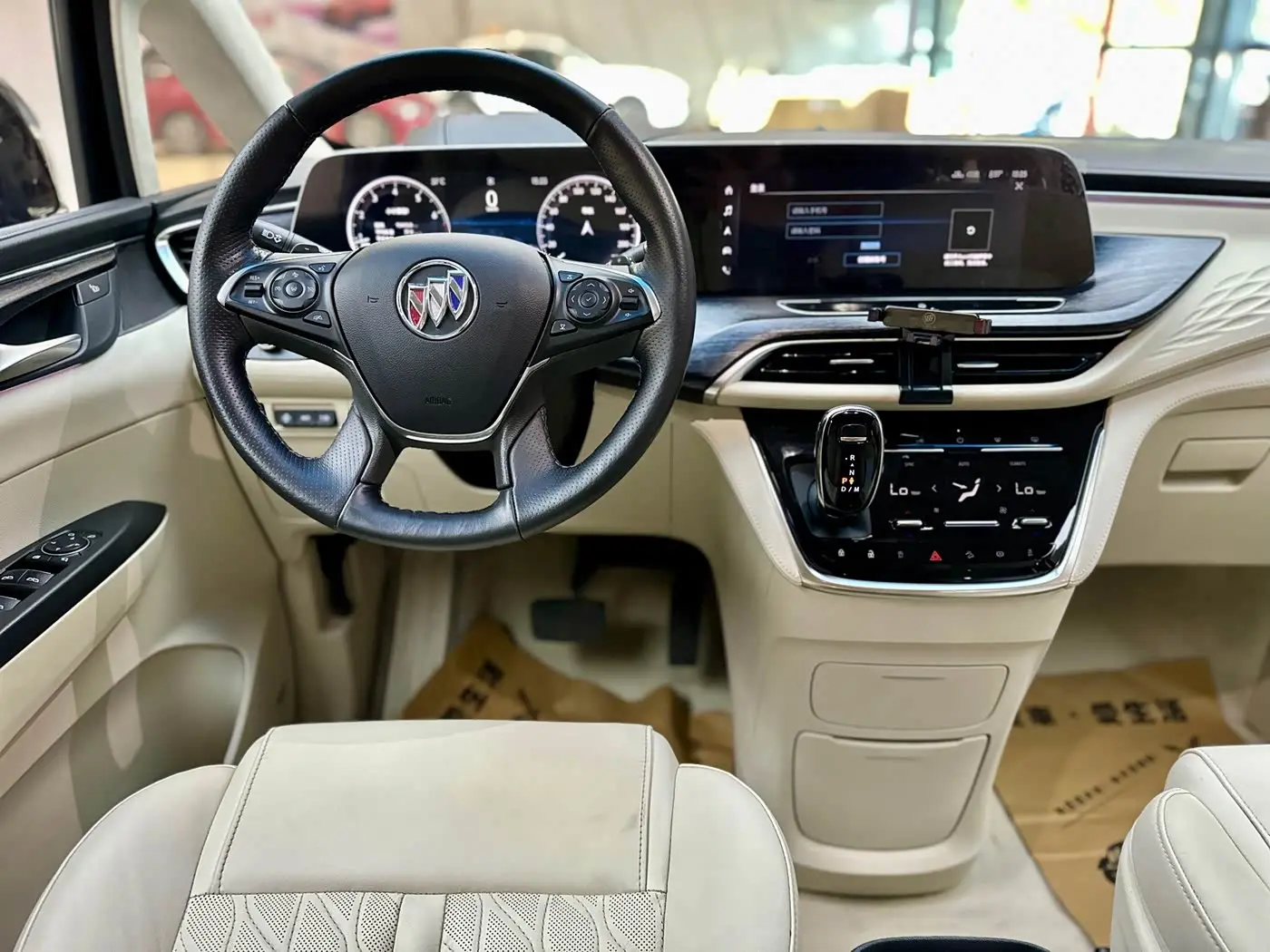 Buick GL8 2022 — Photo 7/12