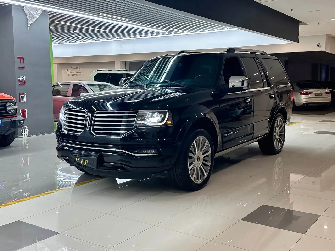 Lincoln Navigator 2017 — Photo 1/20