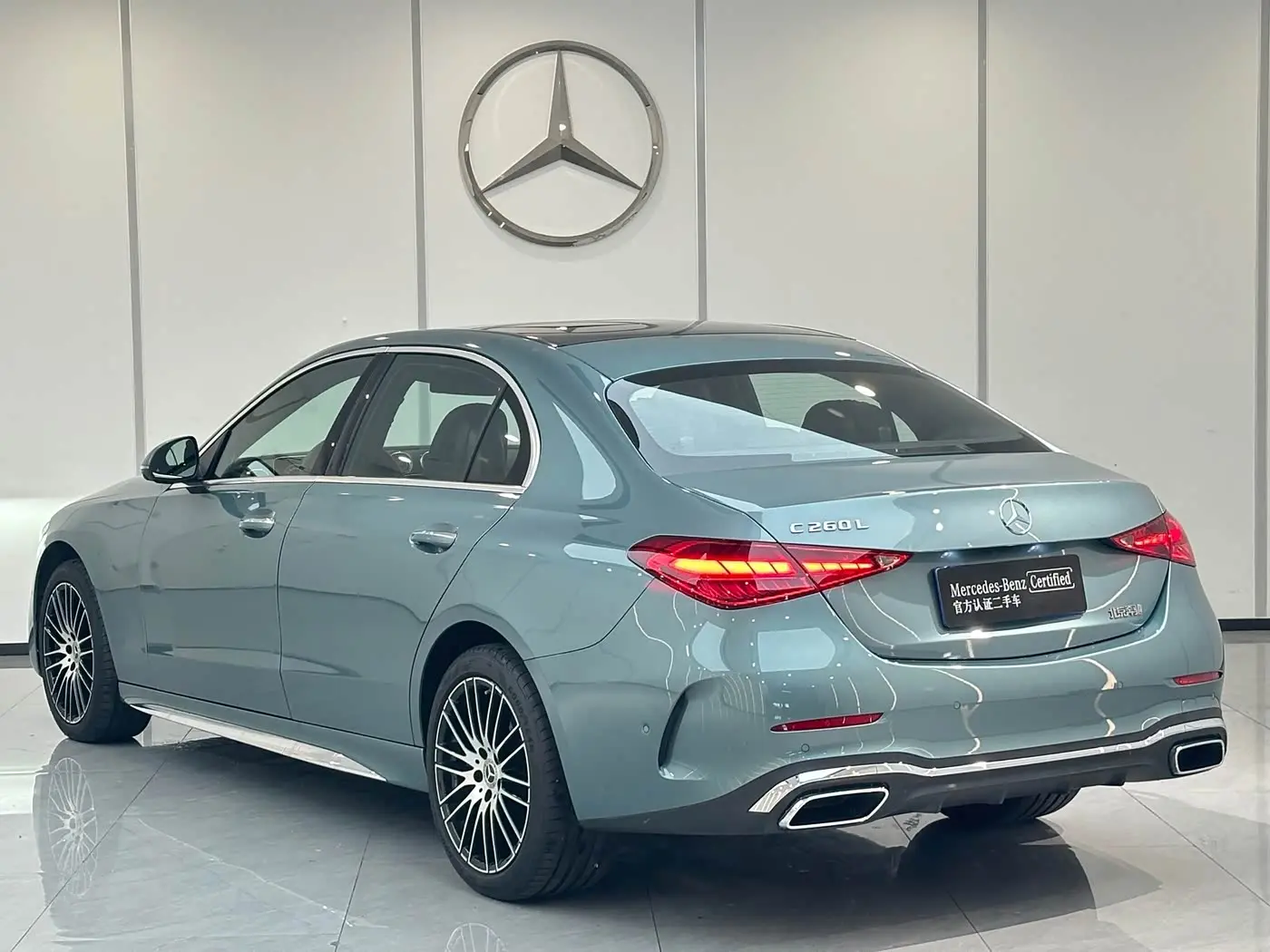 Mercedes-Benz C-Class 2025 — Photo 7/14