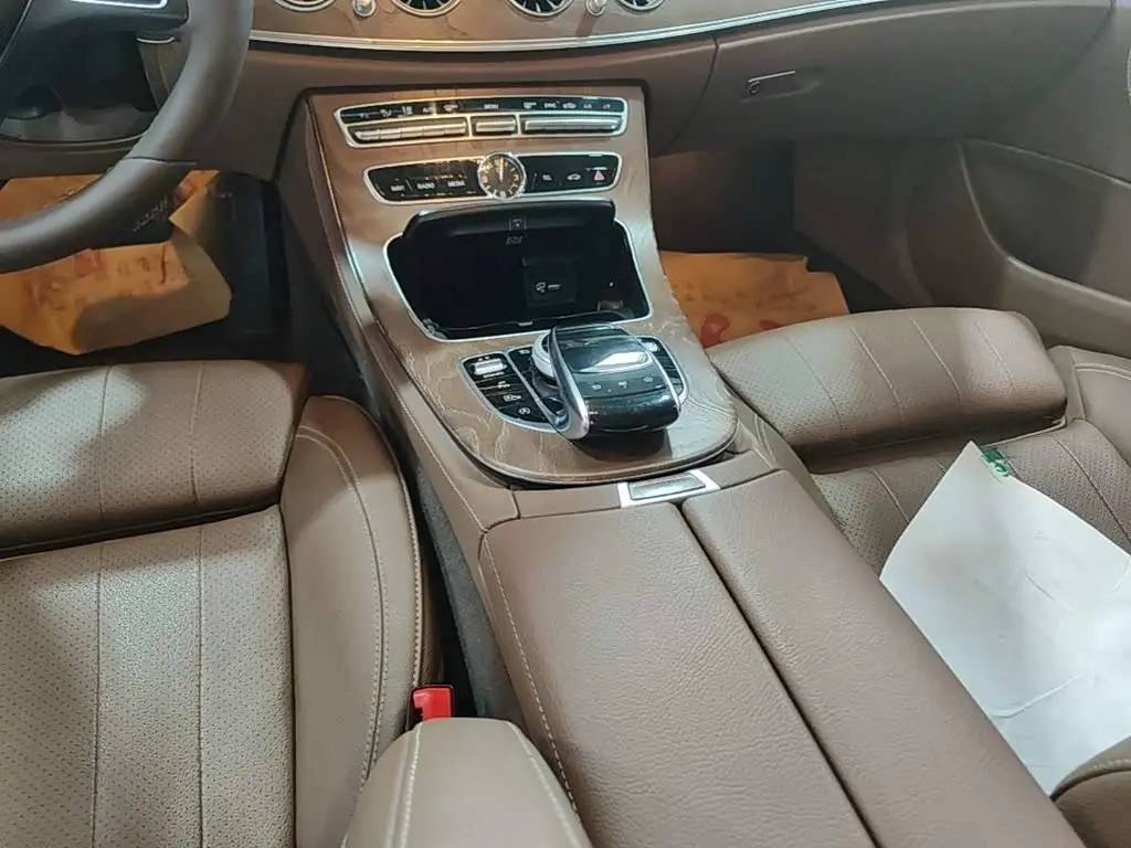 Mercedes-Benz E-Class 2018 — Фото 10/20