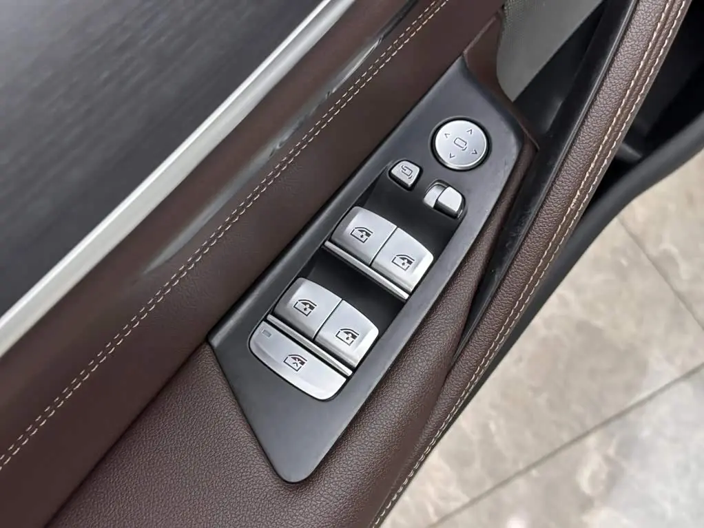 BMW 5 Series 2022 — Фото 15/19