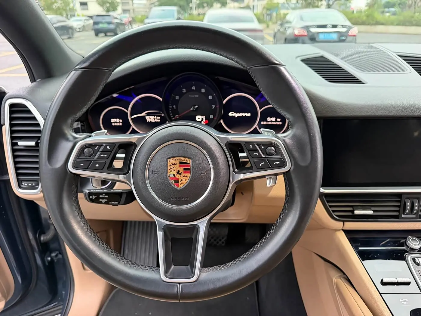 Porsche Cayenne 2018 — Фото 14/18
