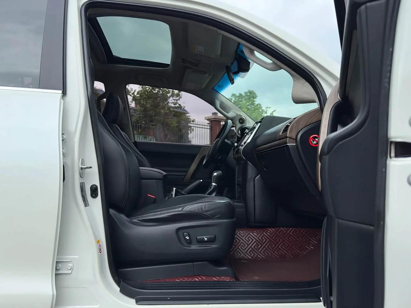 Toyota Prado 2018 — Photo 13/18