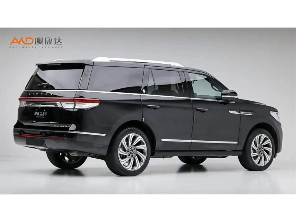 Lincoln Navigator 2023 — Photo 3/11
