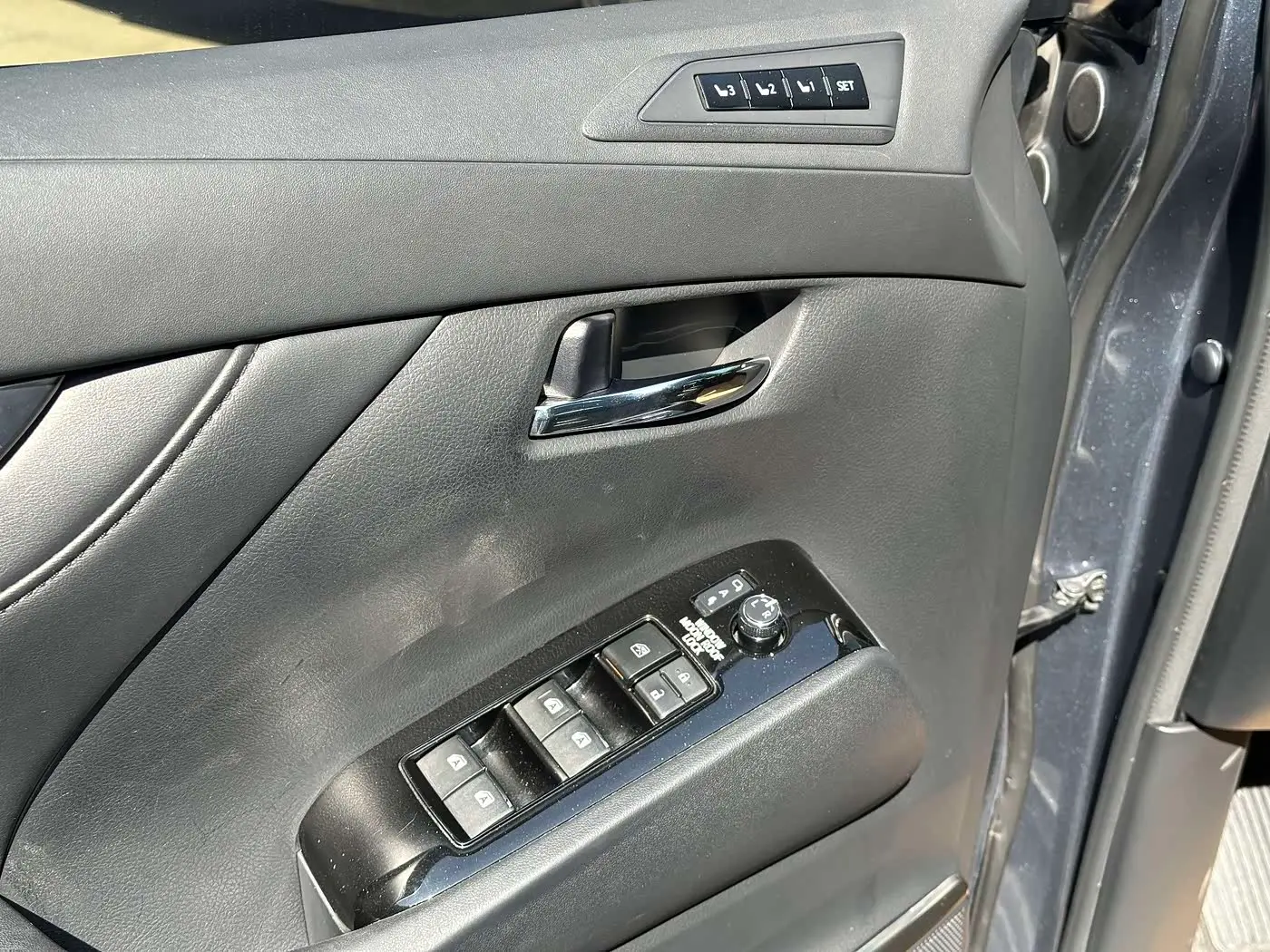 Toyota Alphard 2017 — Photo 9/20