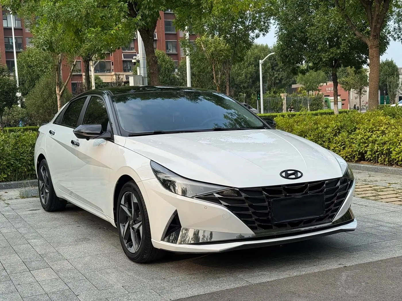 Hyundai Elantra 2022 — Фото 3/20