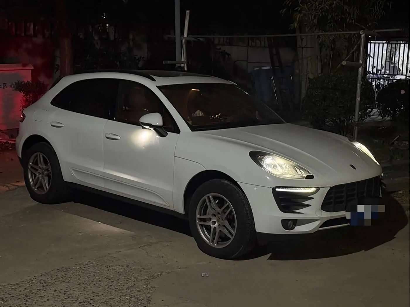 Porsche Macan 2018 — ფოტო 2/10
