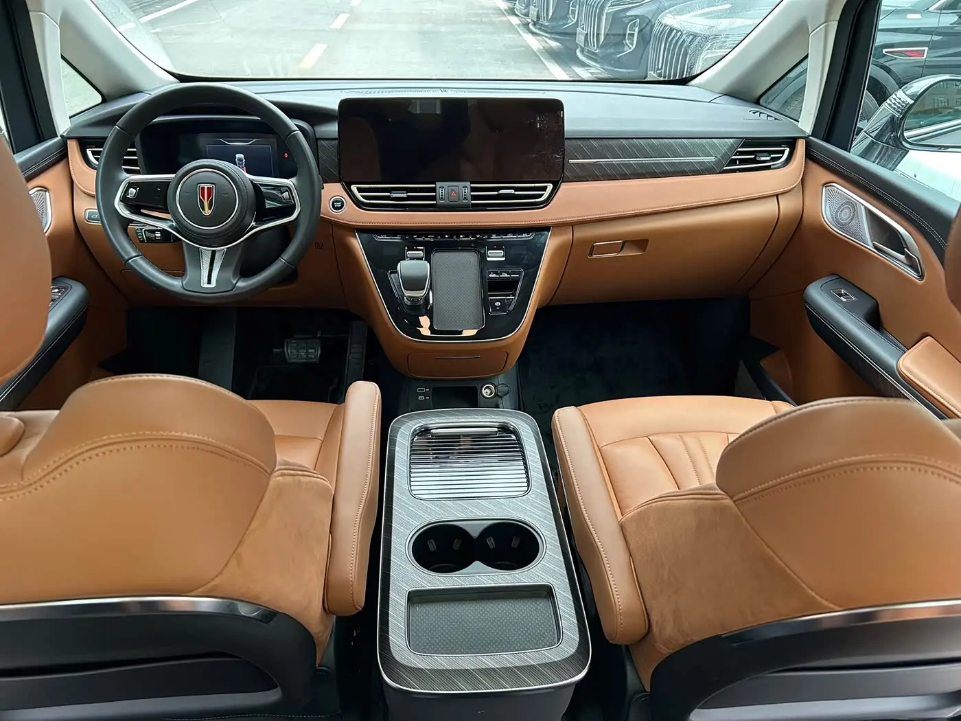 Hongqi HQ9 PHEV 2024 — Şəkil 9/16