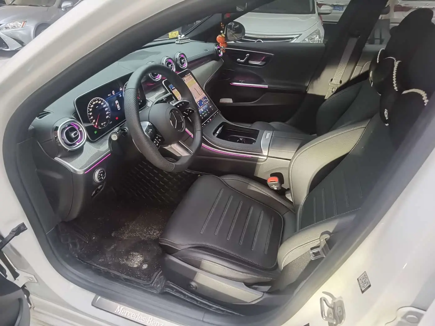 Mercedes-Benz C-Class 2025 — Photo 6/17