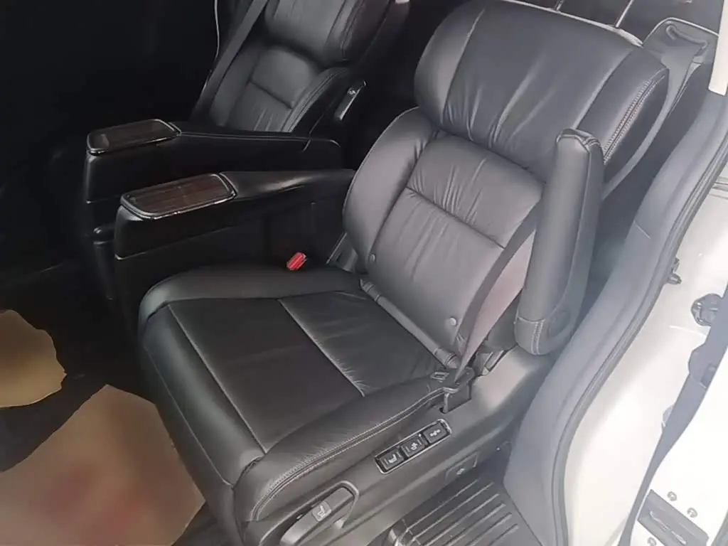 Honda Elysion 2017 — Şəkil 13/20