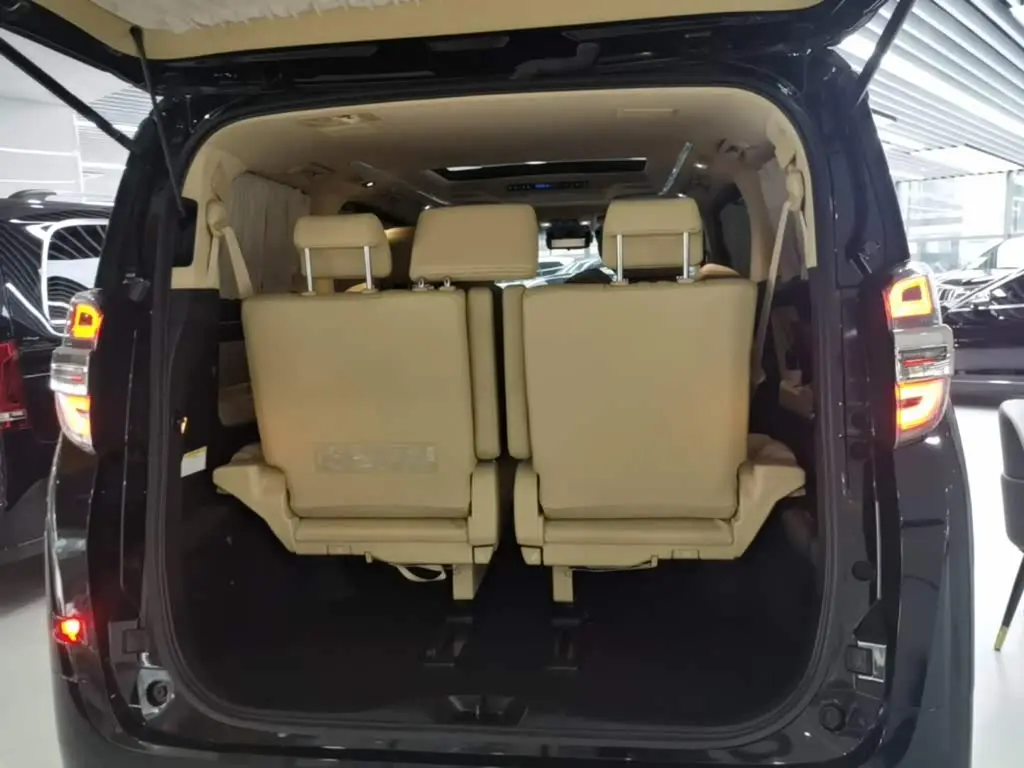 Toyota Vellfire 2020 — Photo 18/19