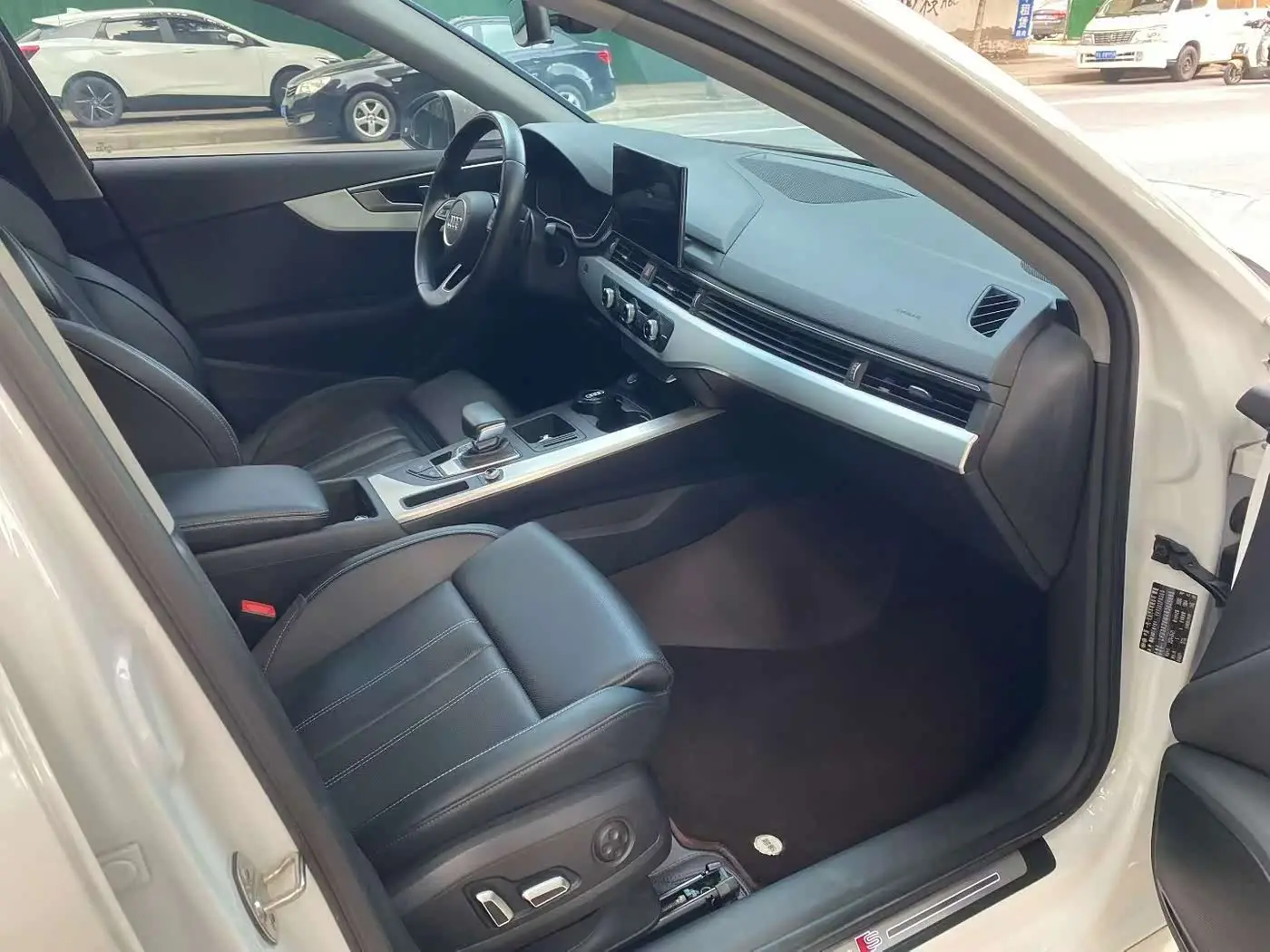 Audi A4L 2024 — Şəkil 6/9