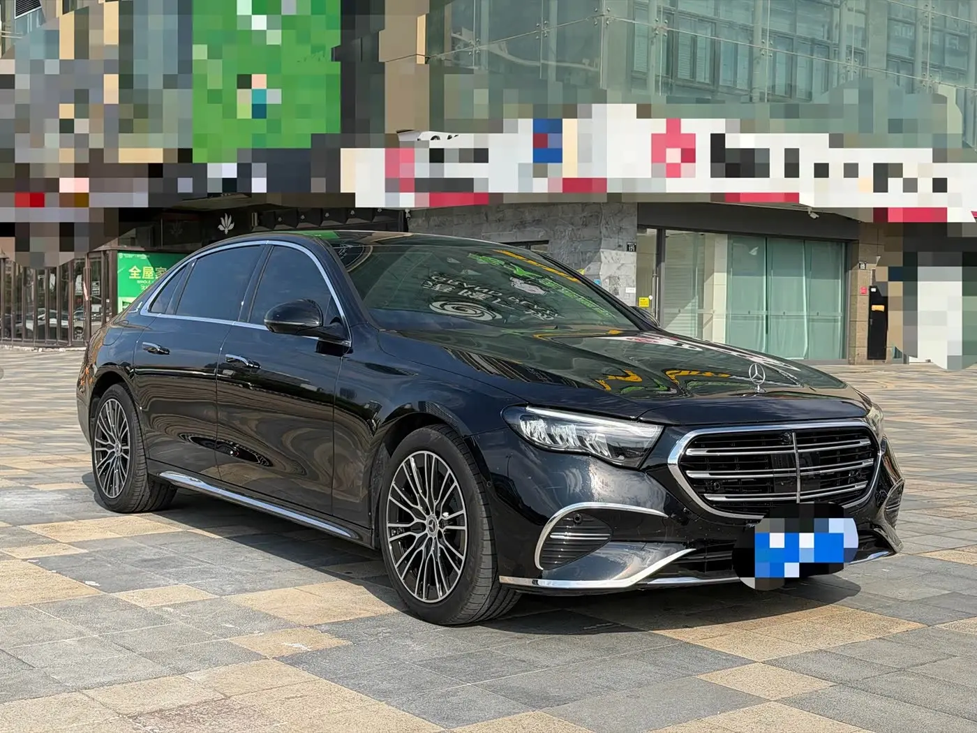 Mercedes-Benz E-Class 2025 — Photo 3/17