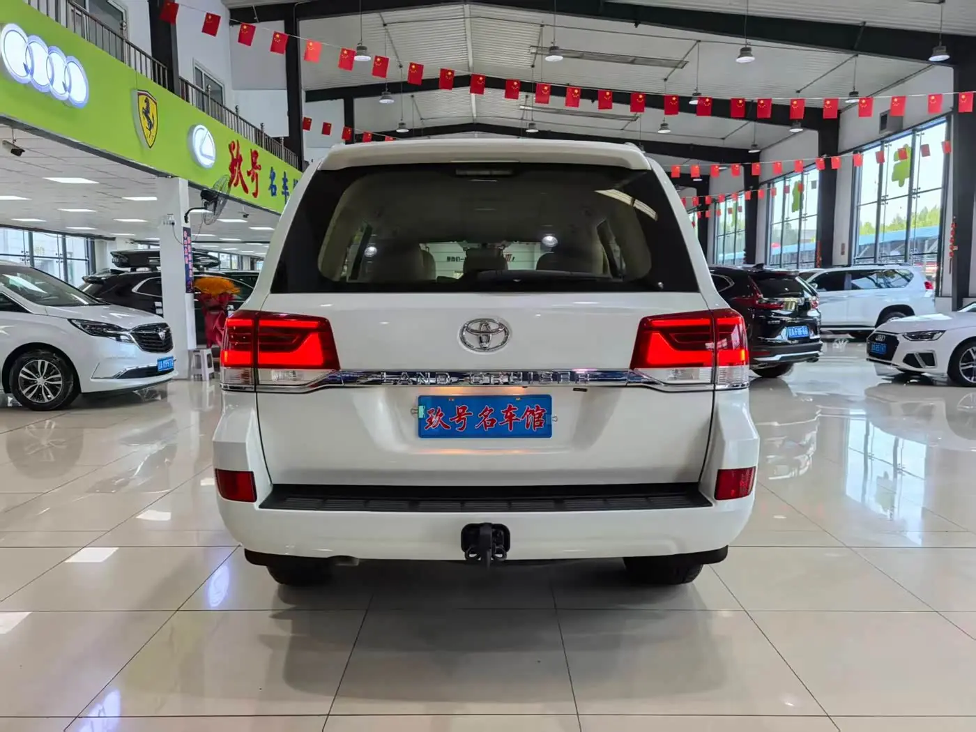 Toyota Land Cruiser 2017 — Photo 13/14