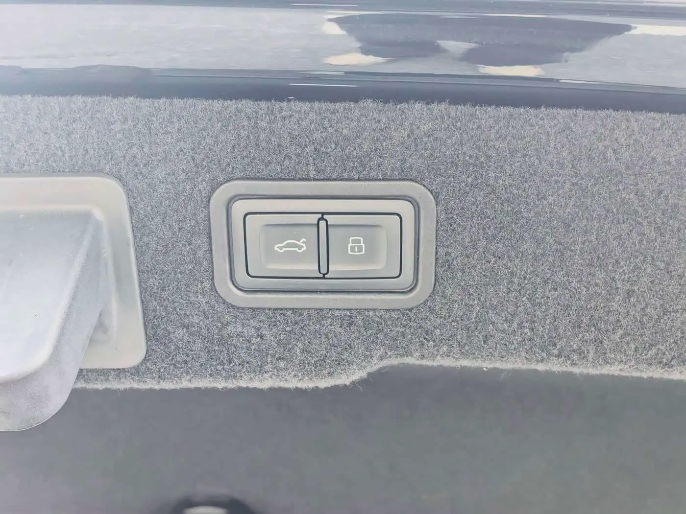Audi A8 2022 — Photo 18/18