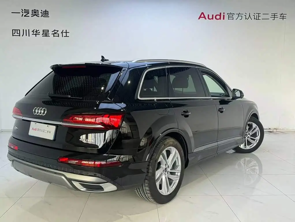 Audi Q7 2024 — Фото 4/20