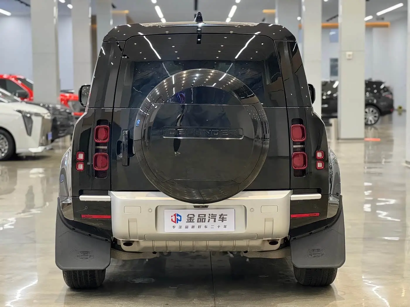 Land Rover Defender 2023 — Photo 5/14