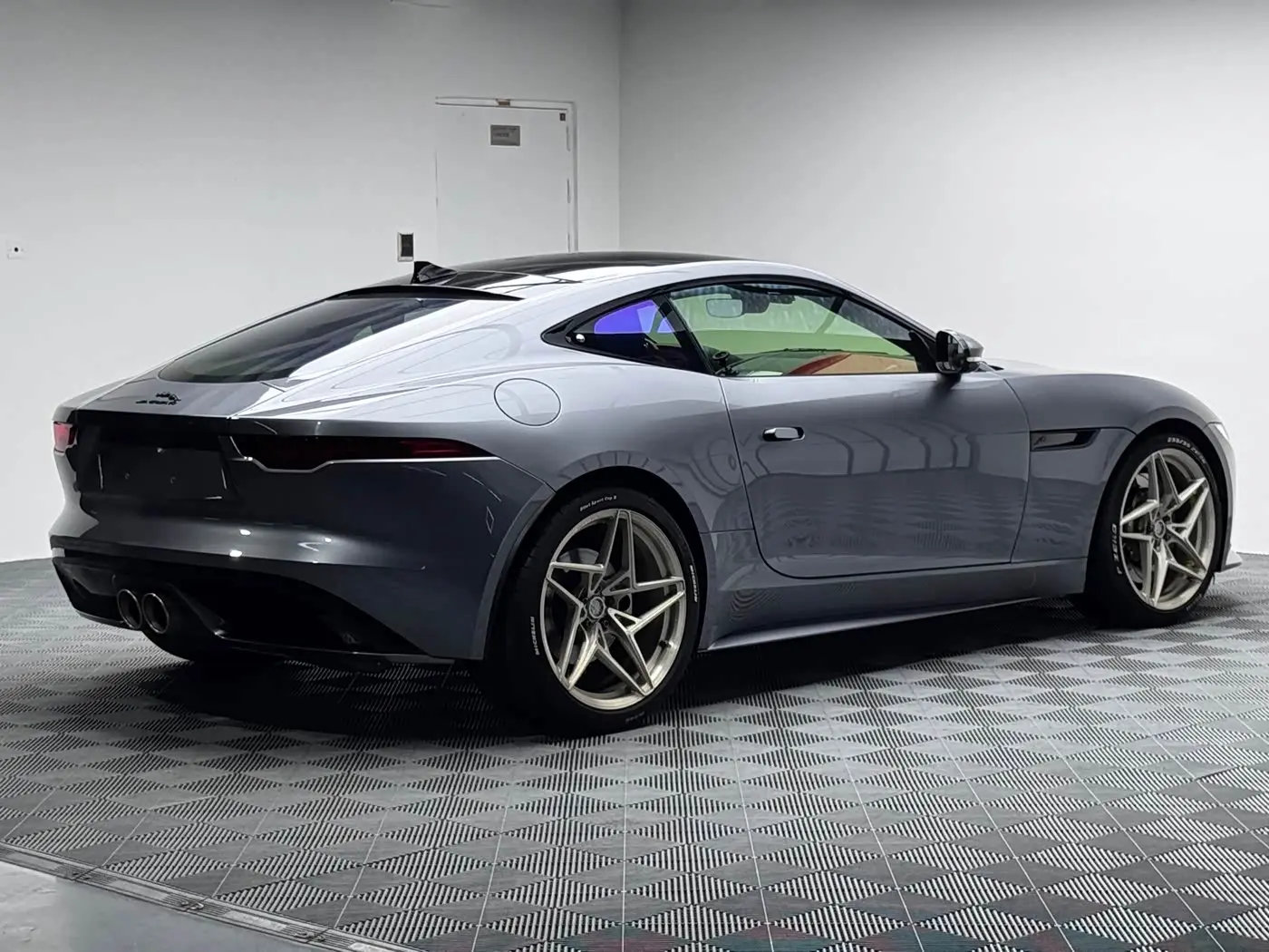 Jaguar F-TYPE 2024 — Photo 9/20