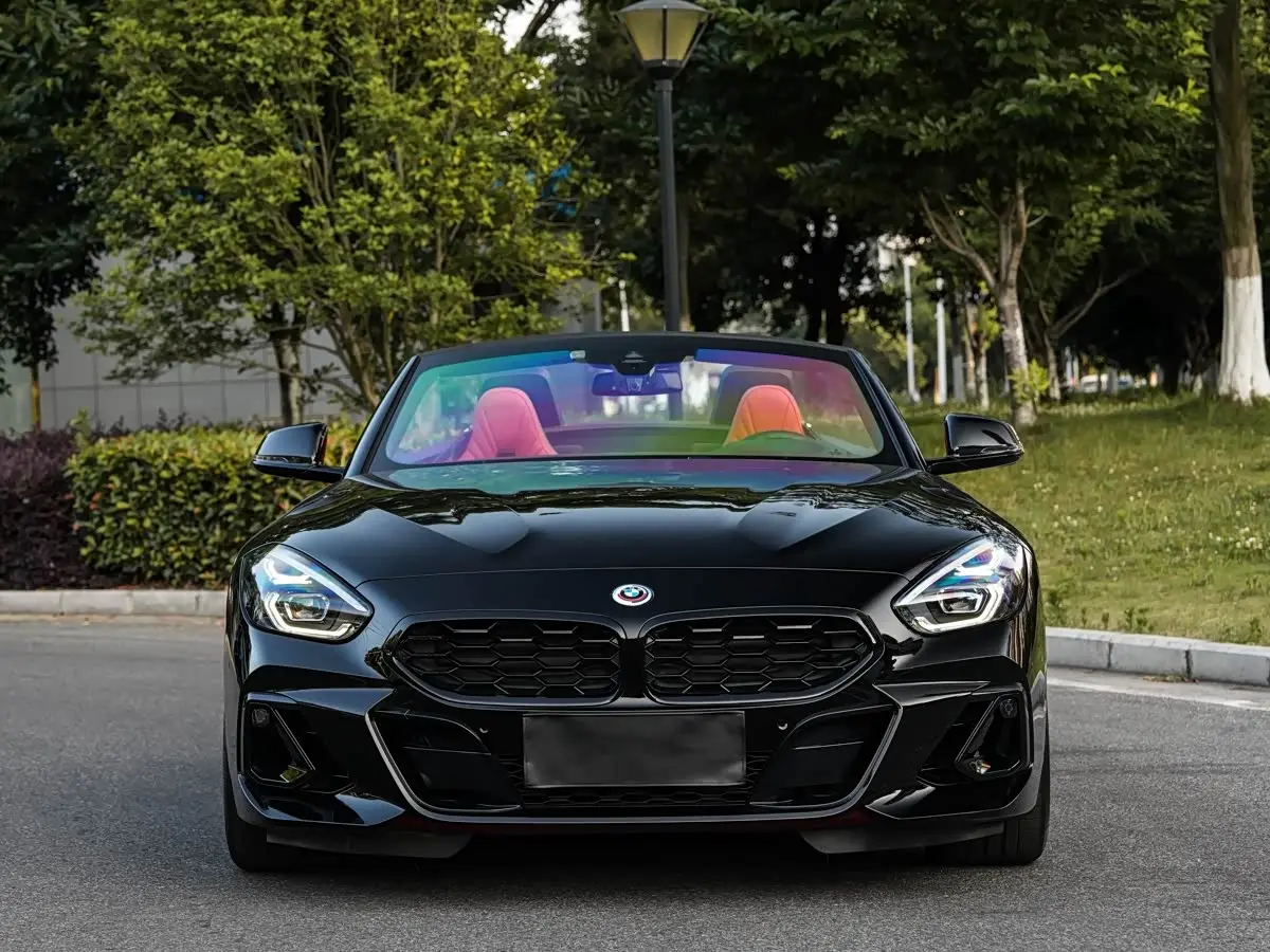 BMW Z4 2023 — Фото 2/20
