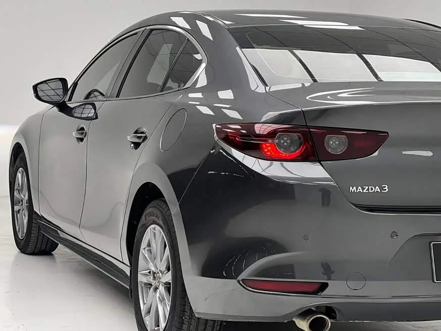 Mazda Mazda3 Axela 2022 — Photo 7/20
