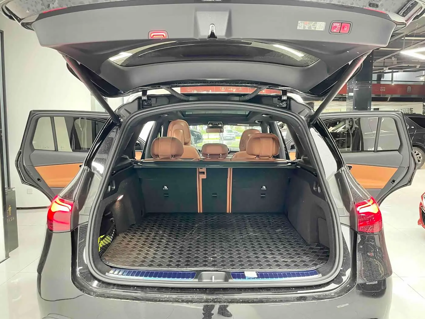 Mercedes-Benz GLC 2024 — Photo 16/17