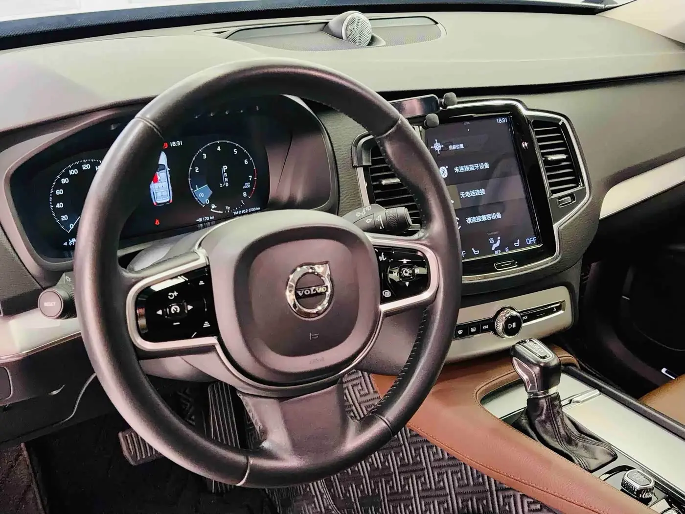 Volvo XC90 2018 — Фото 11/20