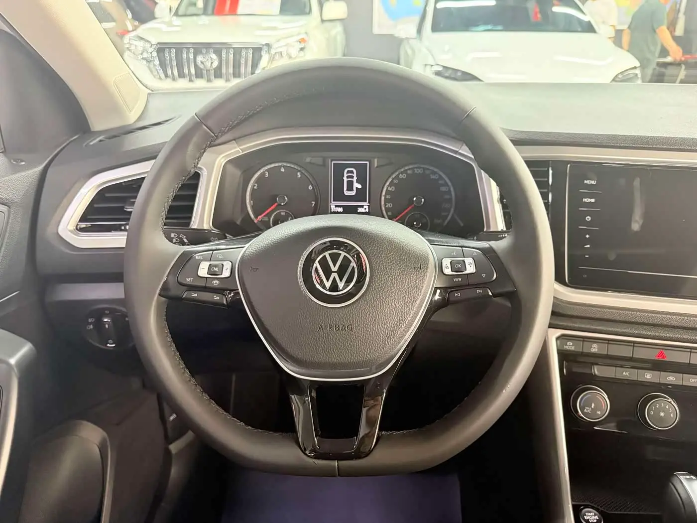 Volkswagen T-ROC 2023 — Фото 14/16