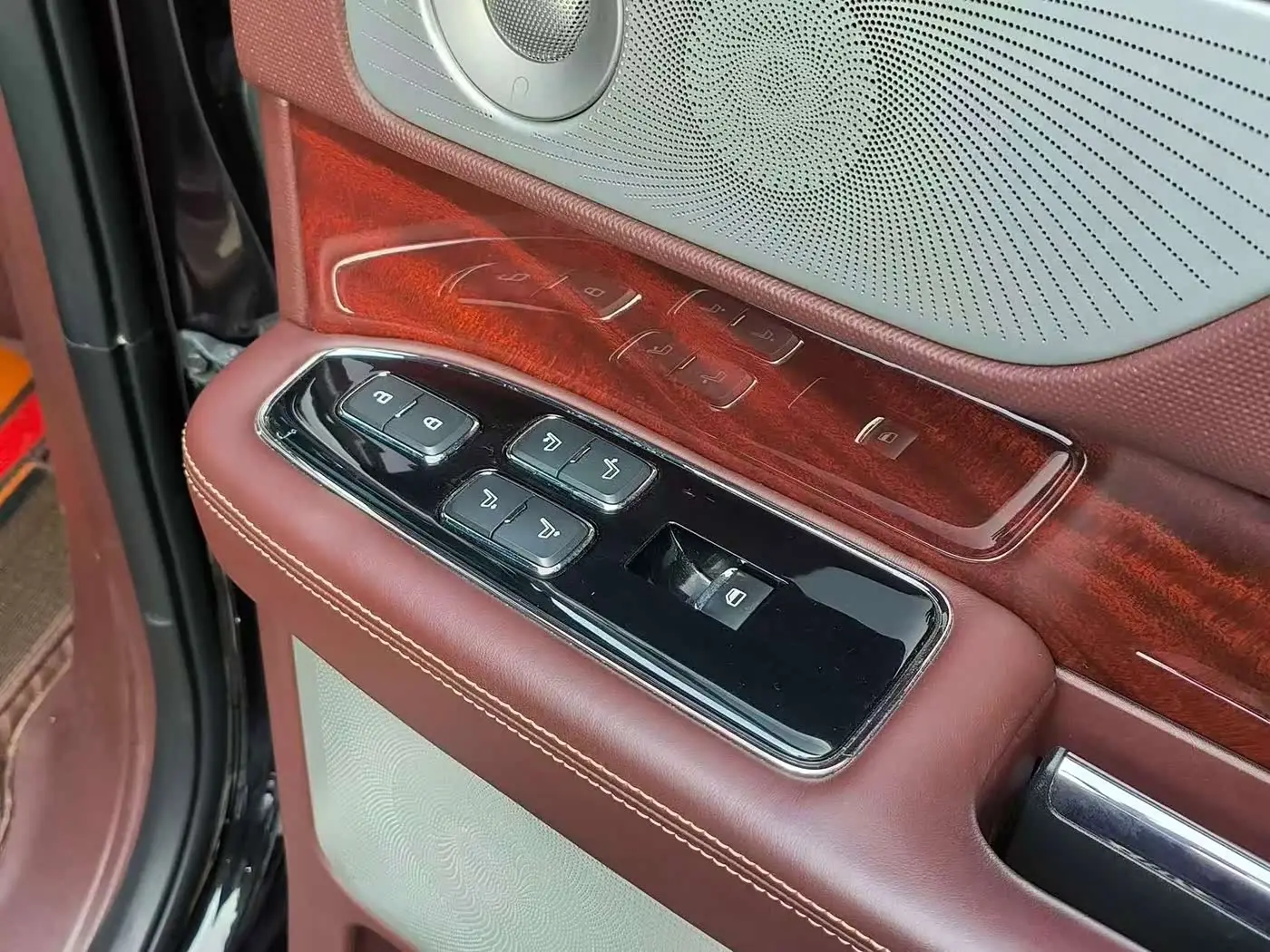 Lincoln Navigator 2021 — Photo 16/20