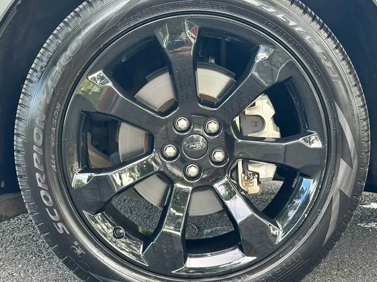 Ford Explorer 2021 — Photo 19/20
