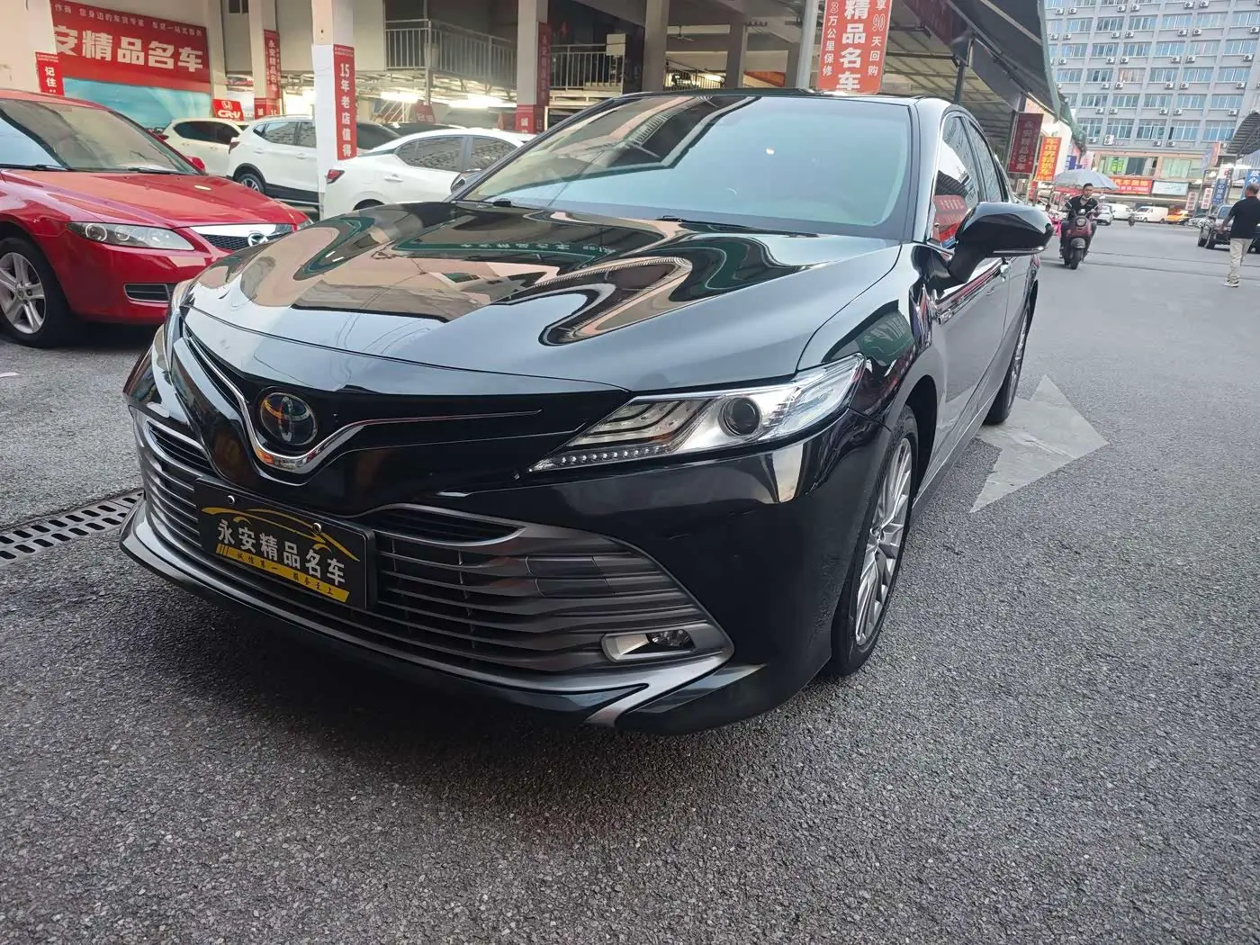 Toyota Camry 2018 — Şəkil 1/20