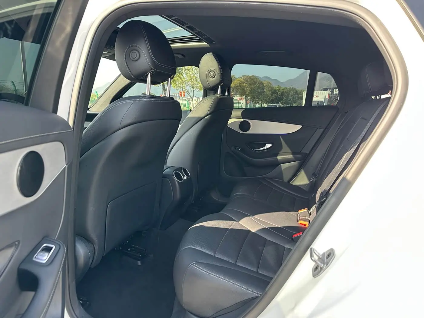 Mercedes-Benz GLC Coupe 2021 — Photo 6/16