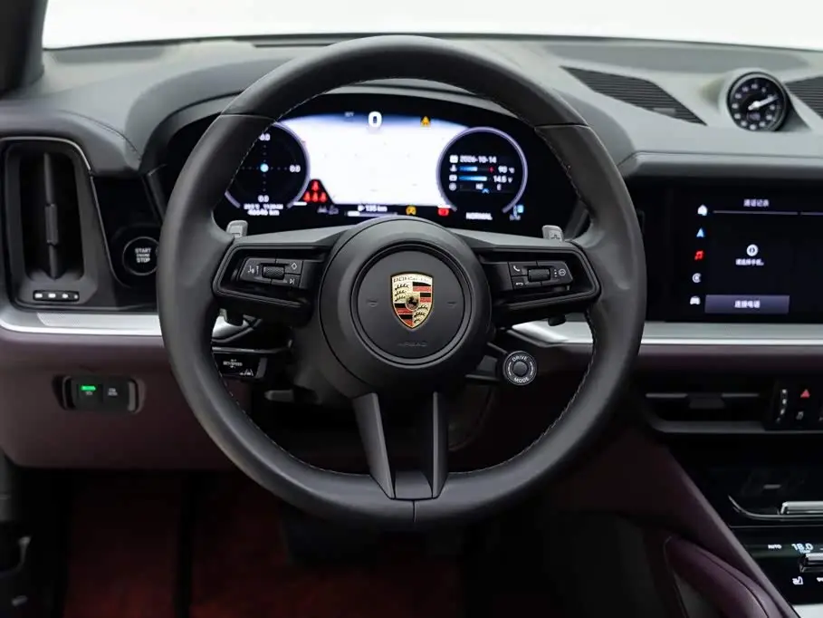 Porsche Cayenne 2023 — Photo 12/20