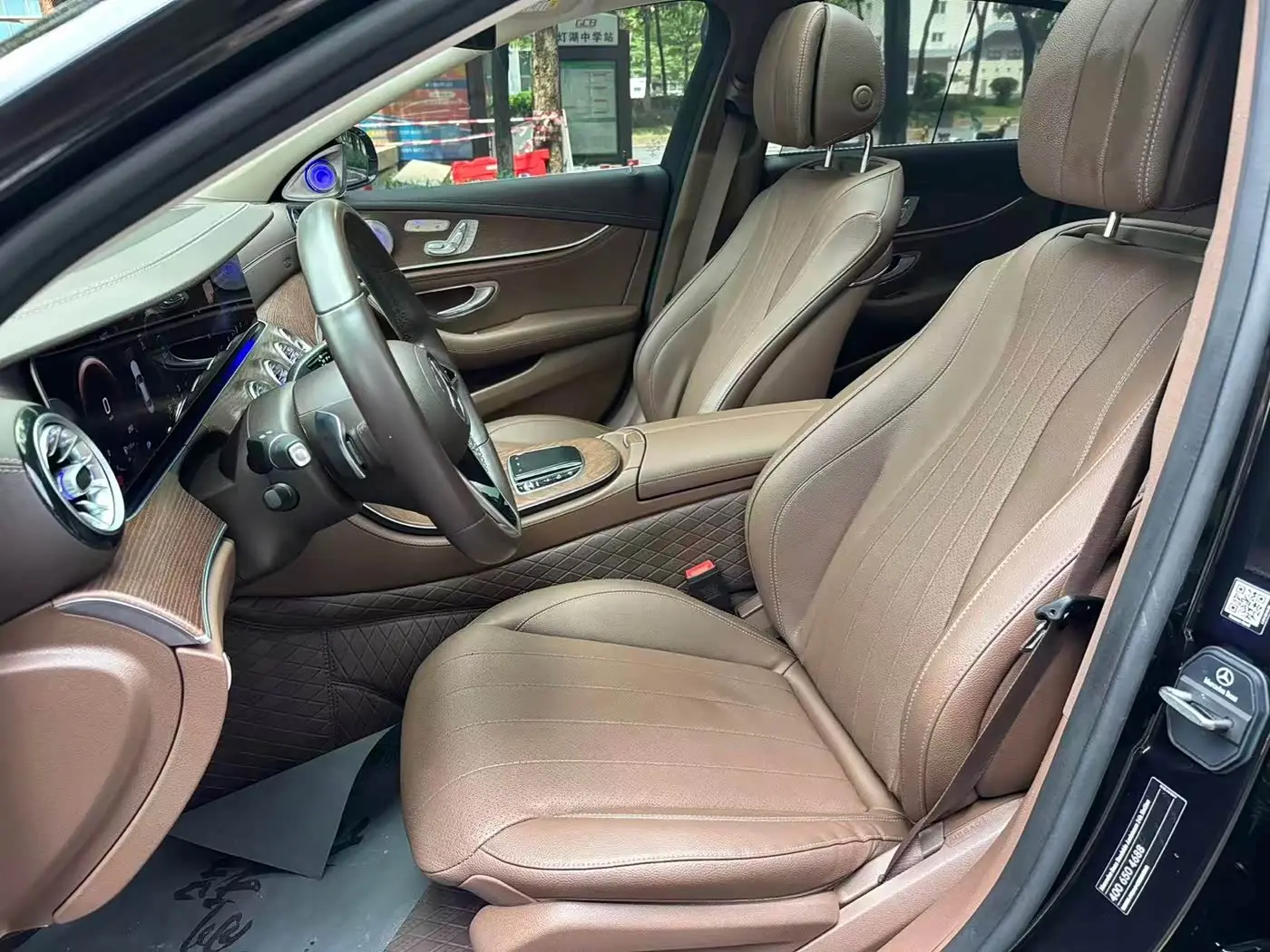 Mercedes-Benz E-Class 2023 — Photo 5/12