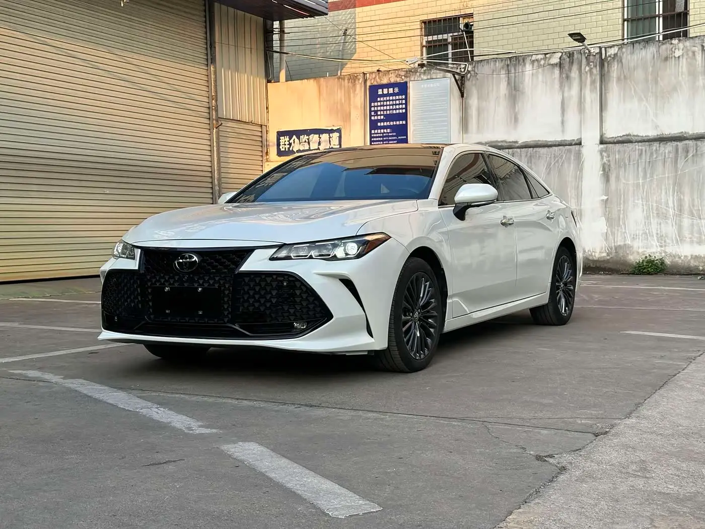 Toyota Avalon 2021 — Фото 1/20