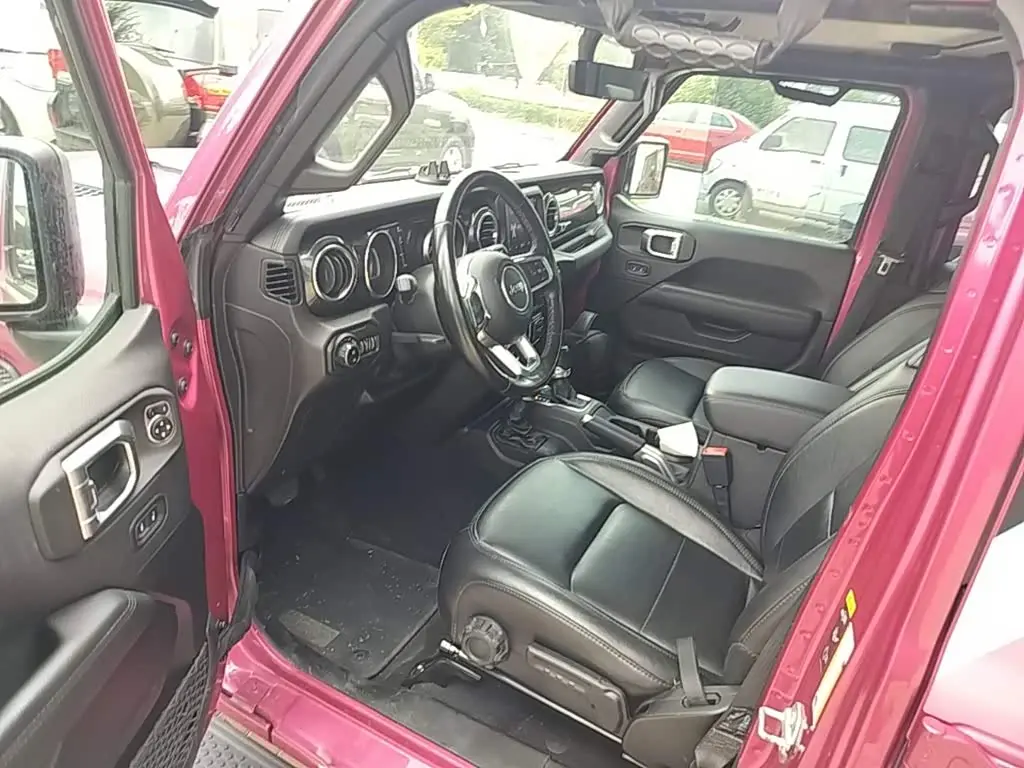 Jeep Wrangler 2024 — Фото 16/20