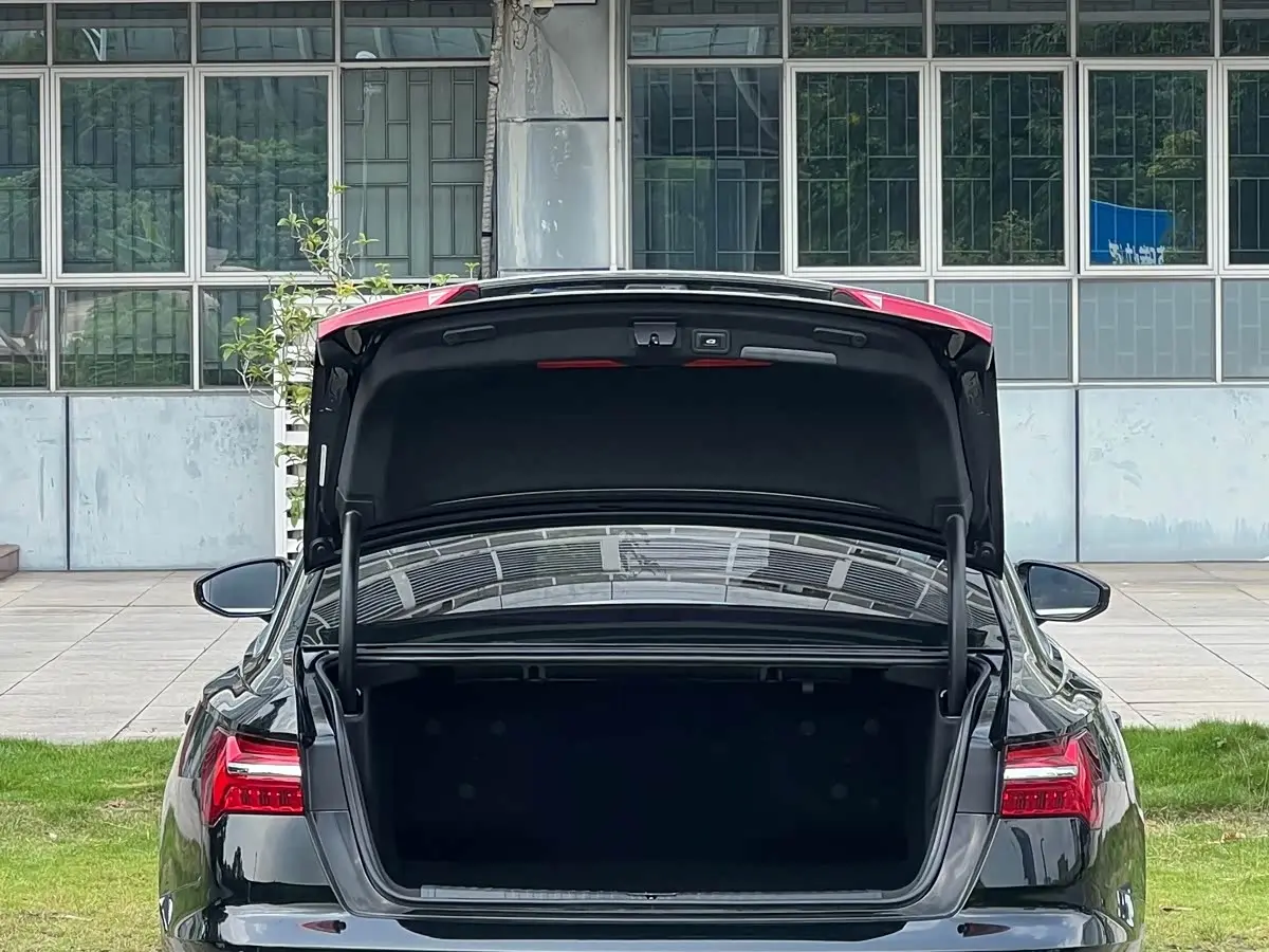Audi A6L 2022 — Photo 9/20