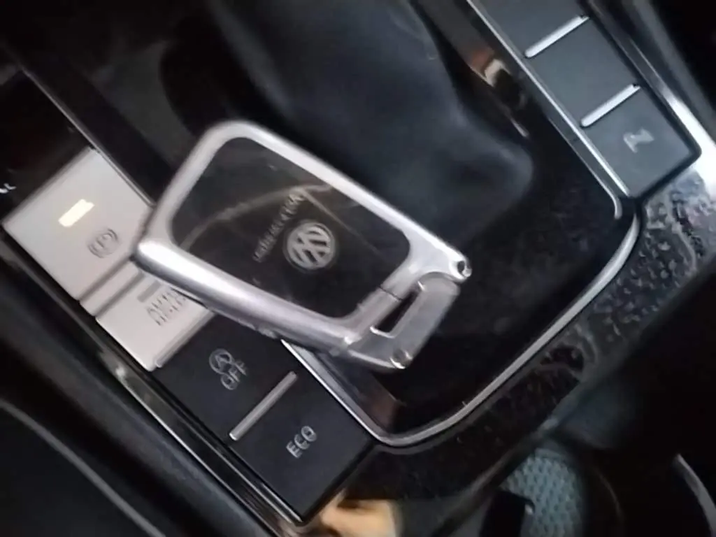 Volkswagen Sagitar 2022 — Photo 9/20