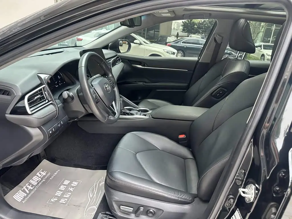 Toyota Camry 2022 — Фото 11/14