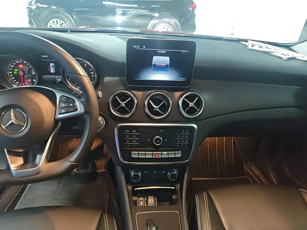 Mercedes-Benz GLA 2019 — Фото 8/19
