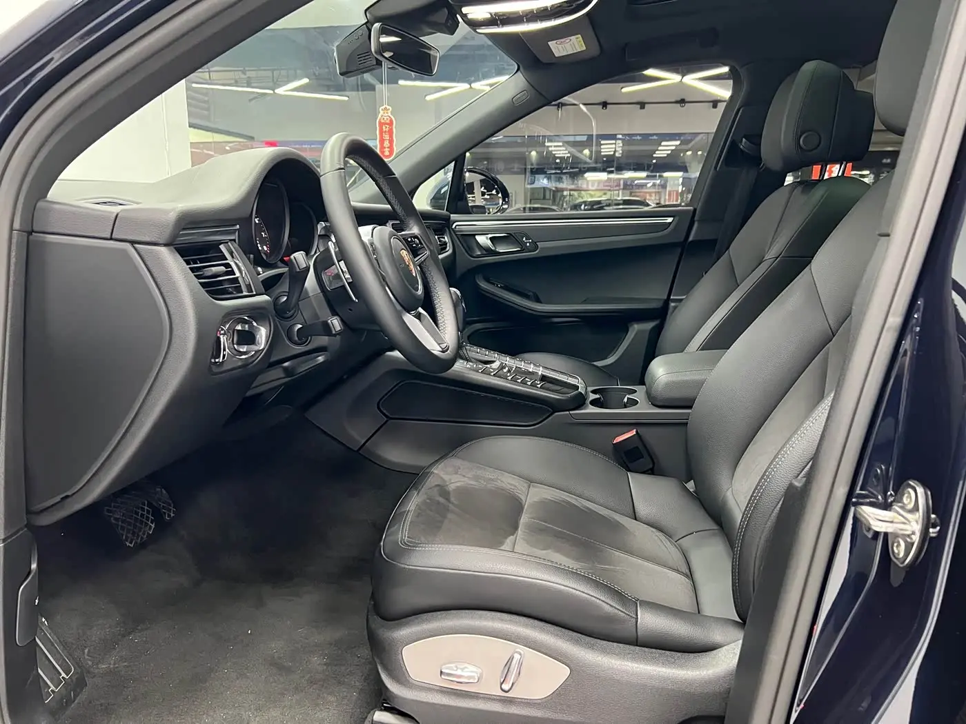 Porsche Macan 2020 — Photo 5/20