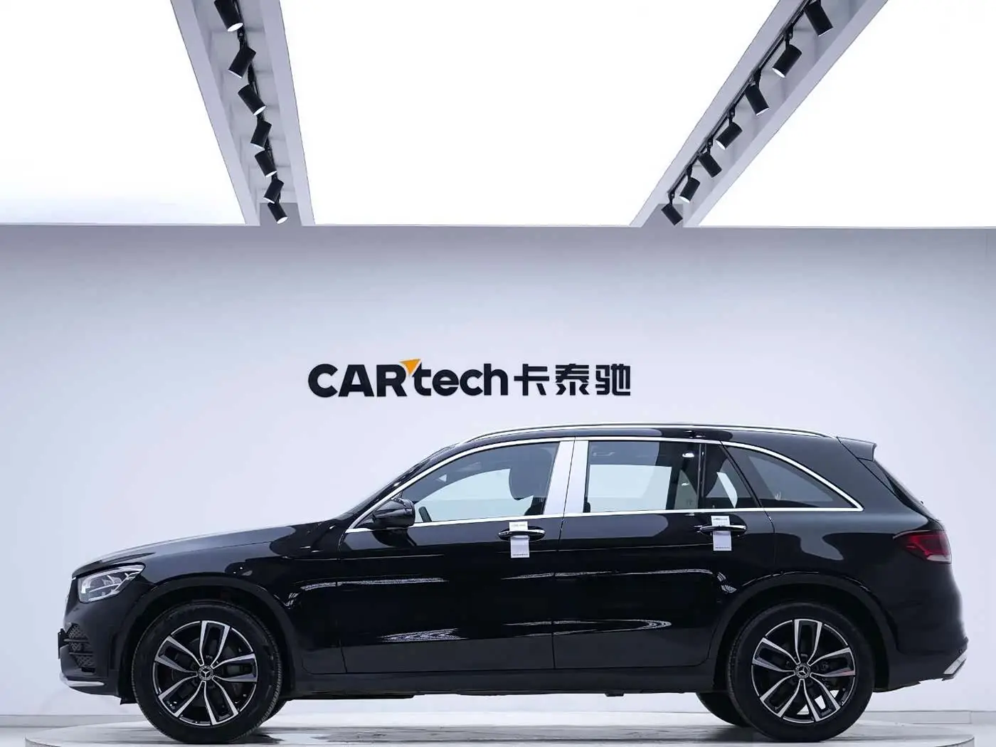 Mercedes-Benz GLC 2021 — Фото 2/20