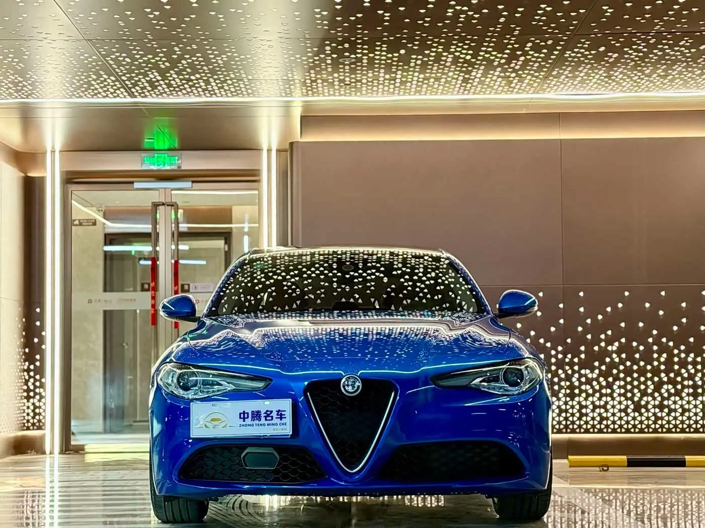 Alfa Romeo Giulia 2019 — Фото 2/20