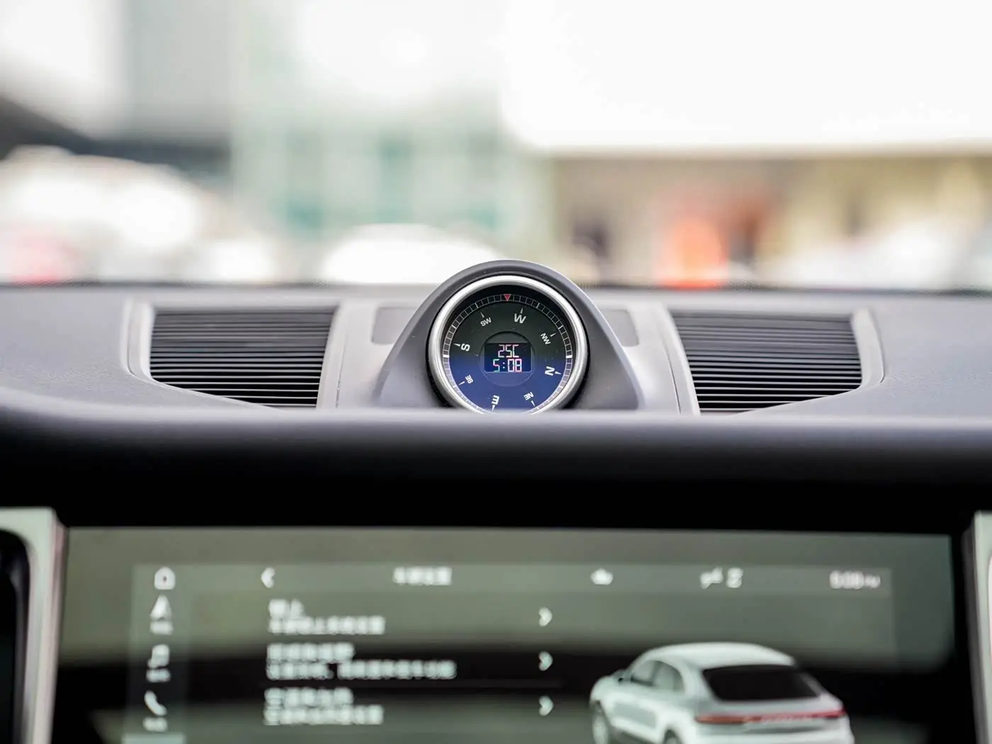 Porsche Macan 2021 — Фото 16/20