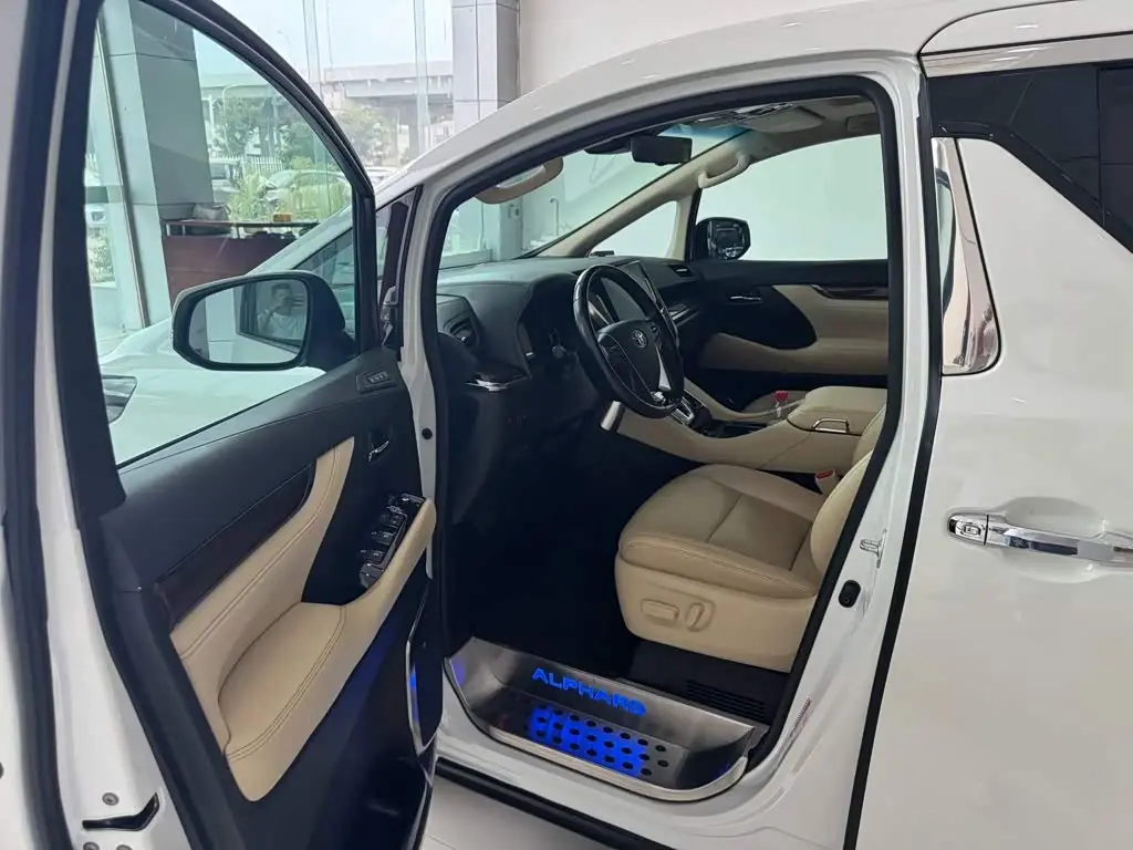 Toyota Alphard 2020 — Photo 4/9