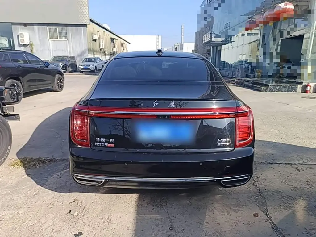 Hongqi H9 2022 — Photo 5/19