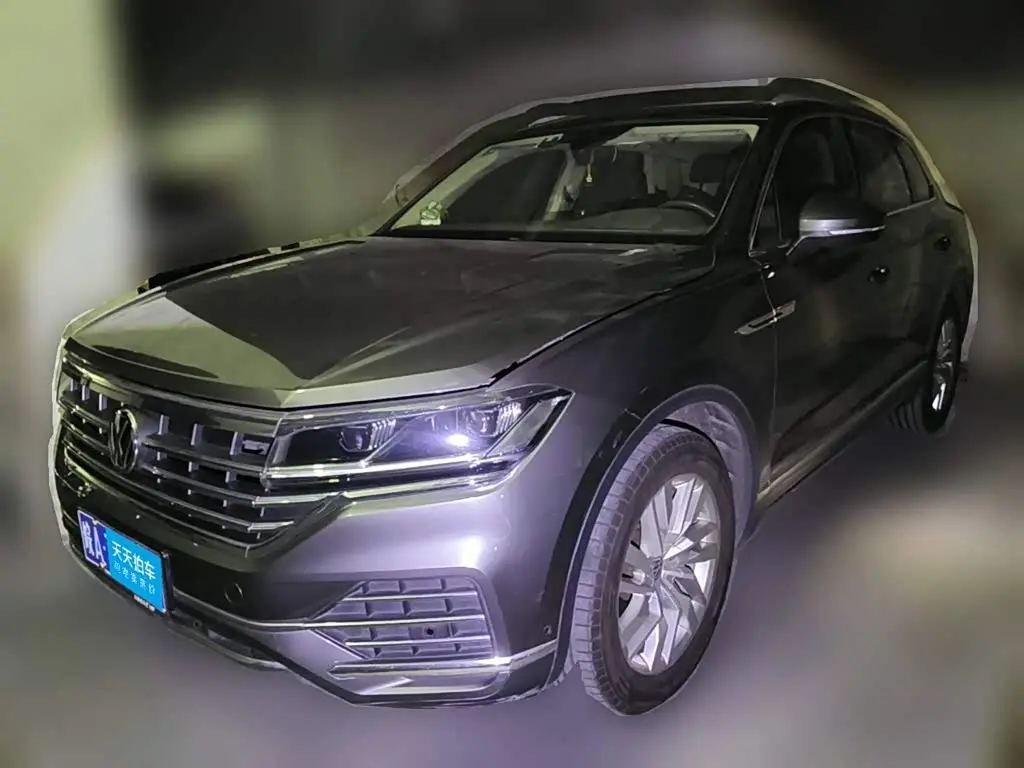 Volkswagen Touareg 2019 — Photo 1/13