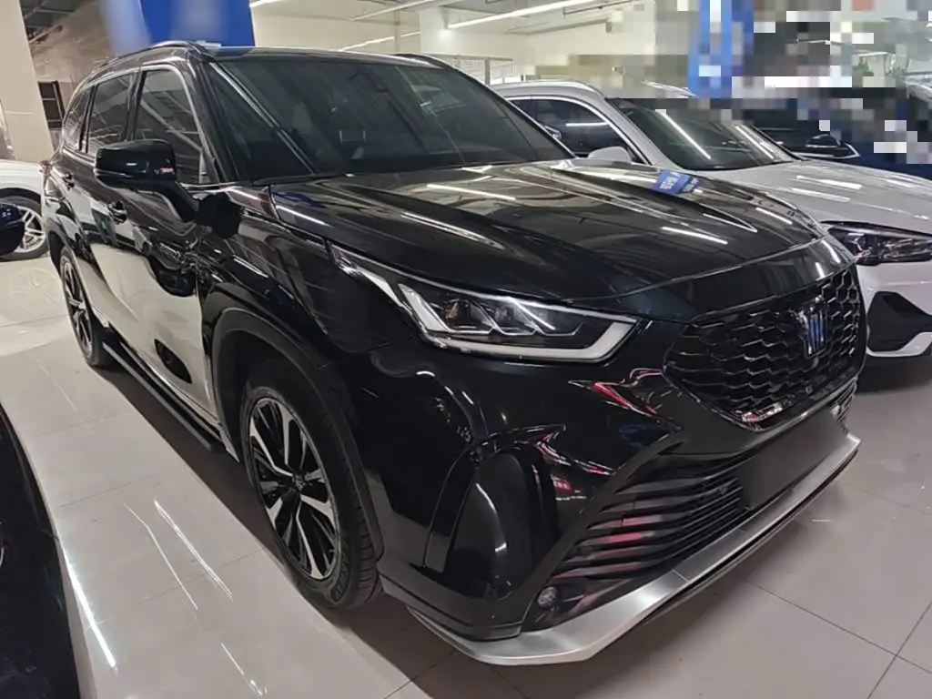 Toyota Crown Kluger 2023 — Photo 3/19