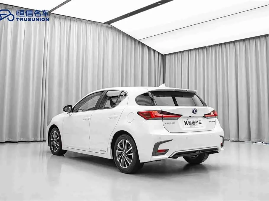 Lexus CT 2018 — Фото 7/20